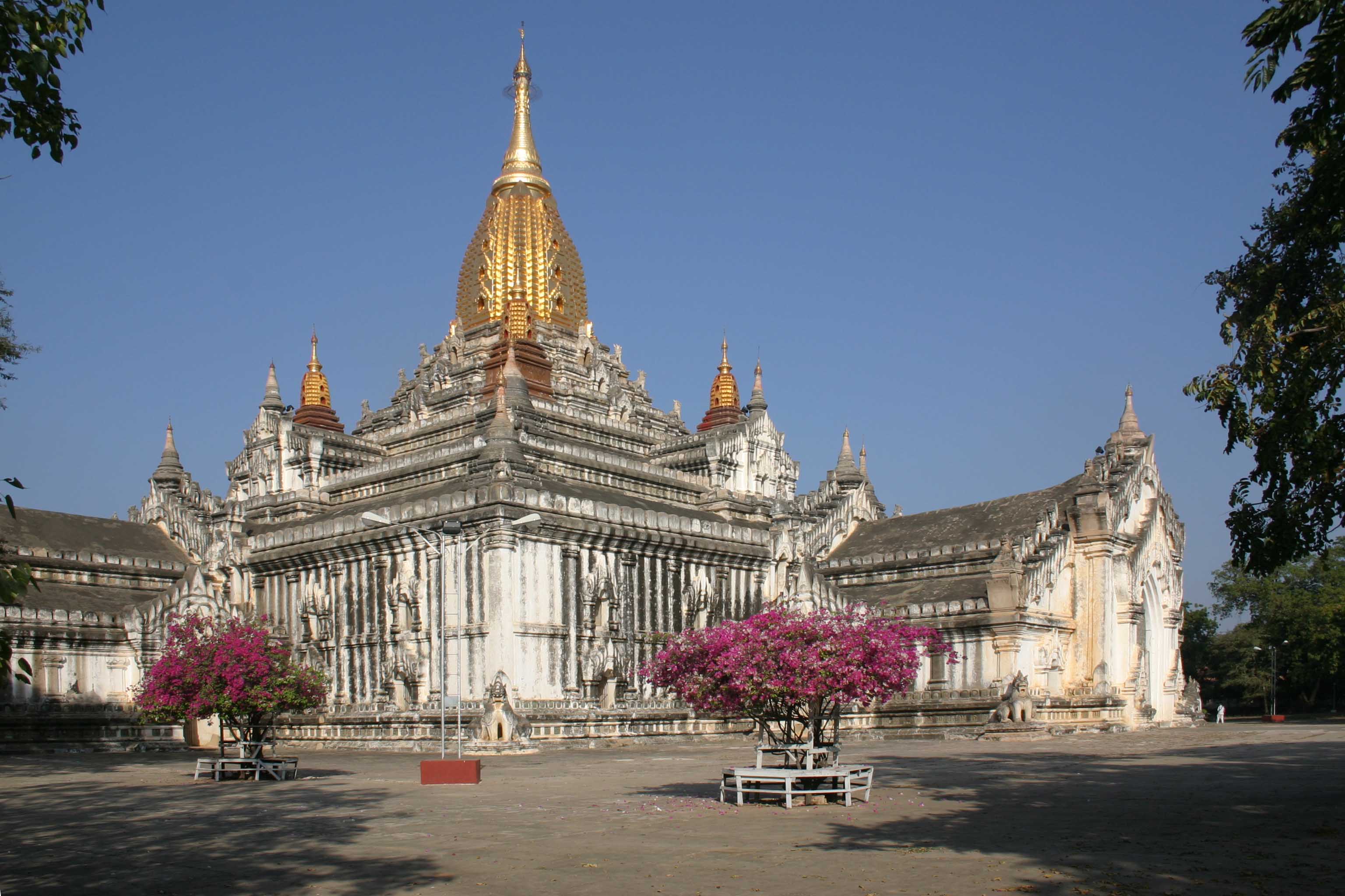 15   Temple d'Ananda